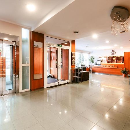 Hotel Adria Nova Dubnica Luaran gambar