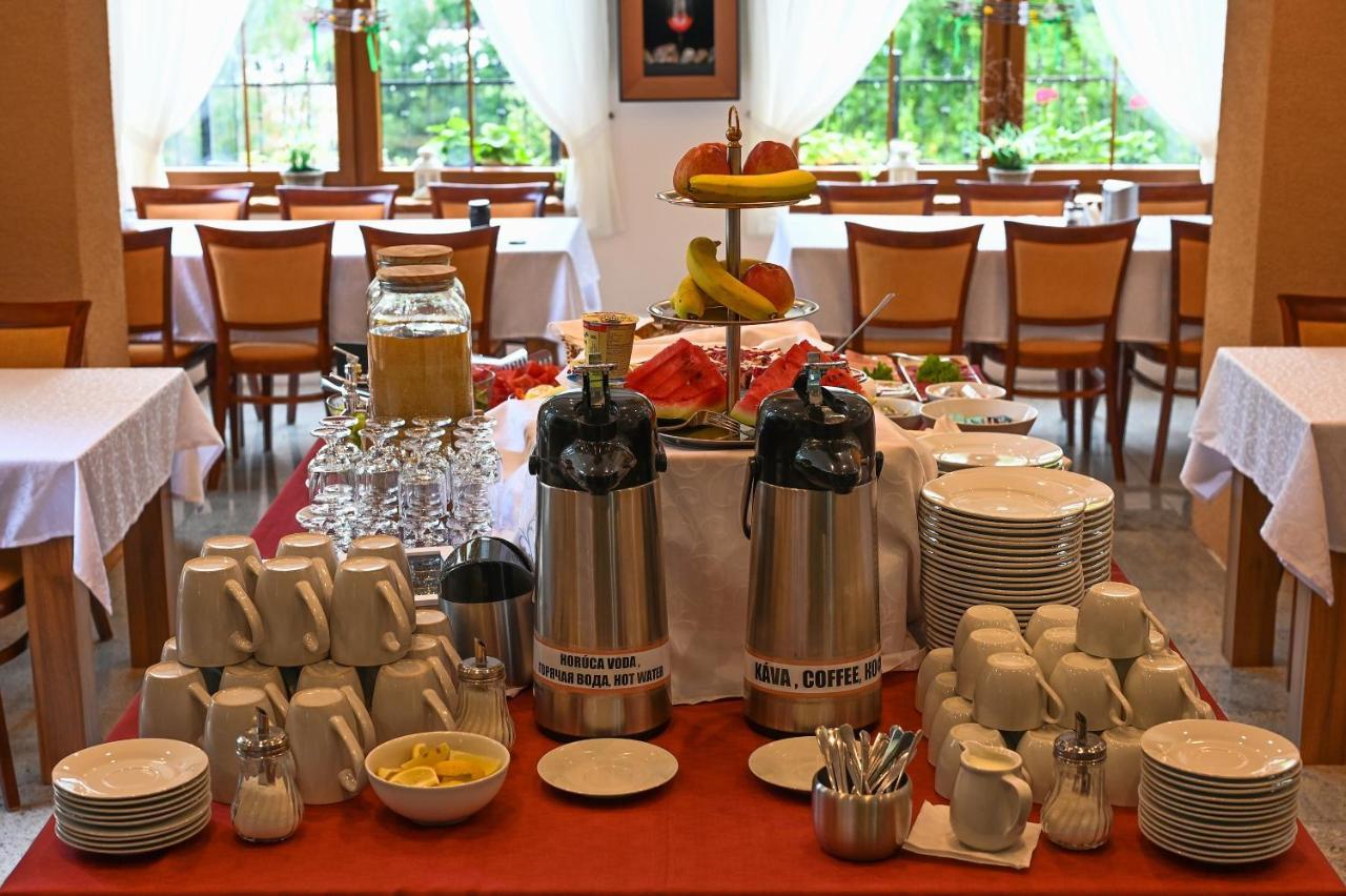 Hotel Adria Nova Dubnica Luaran gambar