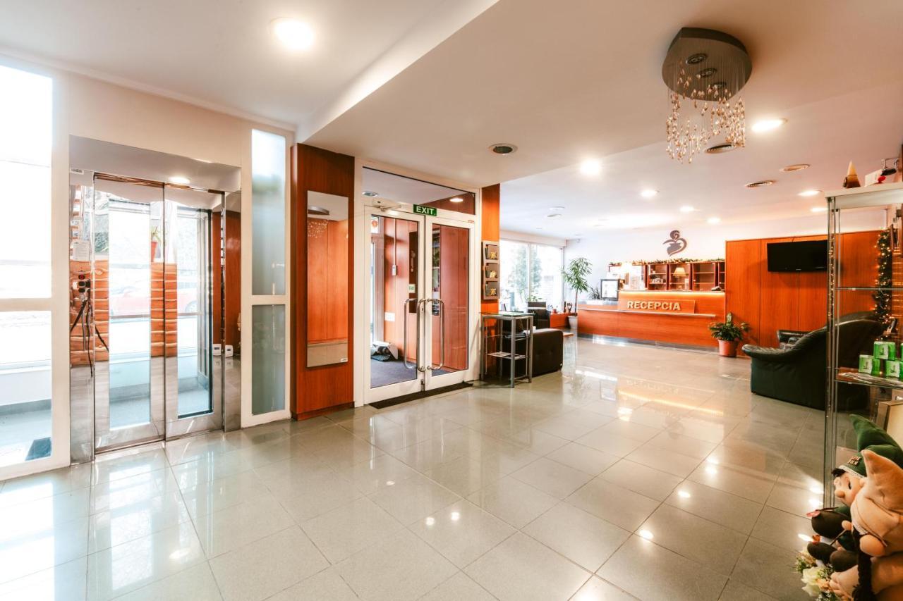 Hotel Adria Nova Dubnica Luaran gambar