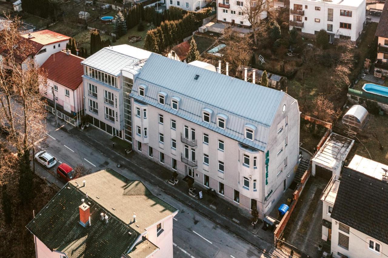 Hotel Adria Nova Dubnica Luaran gambar