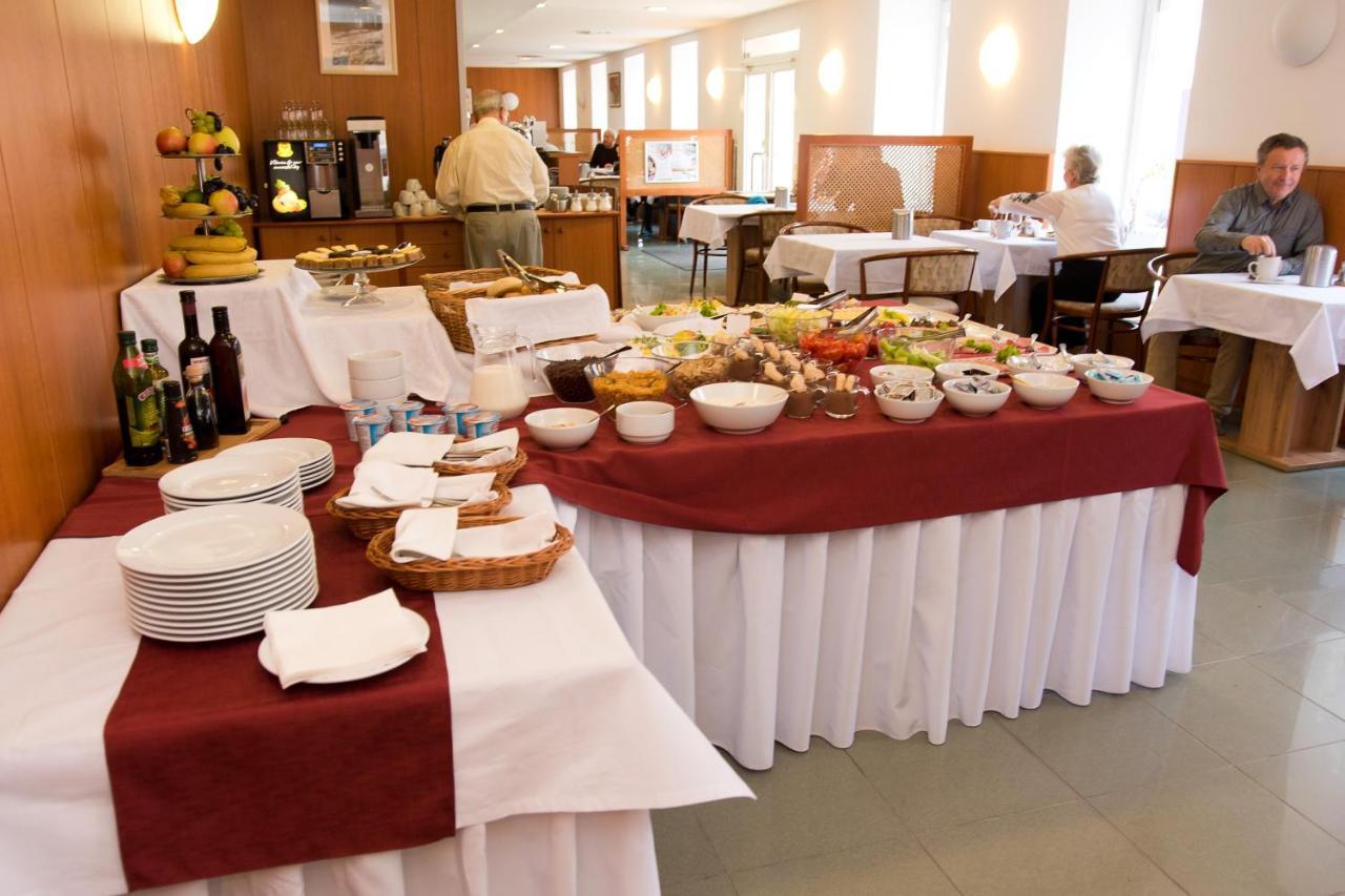 Hotel Adria Nova Dubnica Luaran gambar